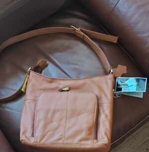Elegant Tan Leather Shoulder Bag